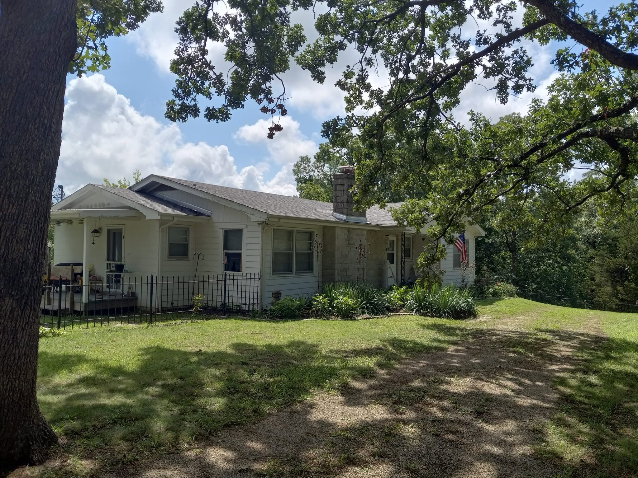 Integrity Roofing completed roof replacement on a Missouri home